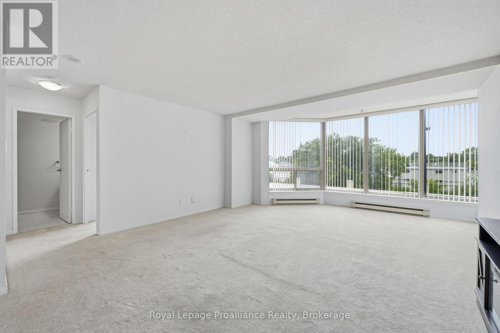 #302 344 FRONT STREET - 15