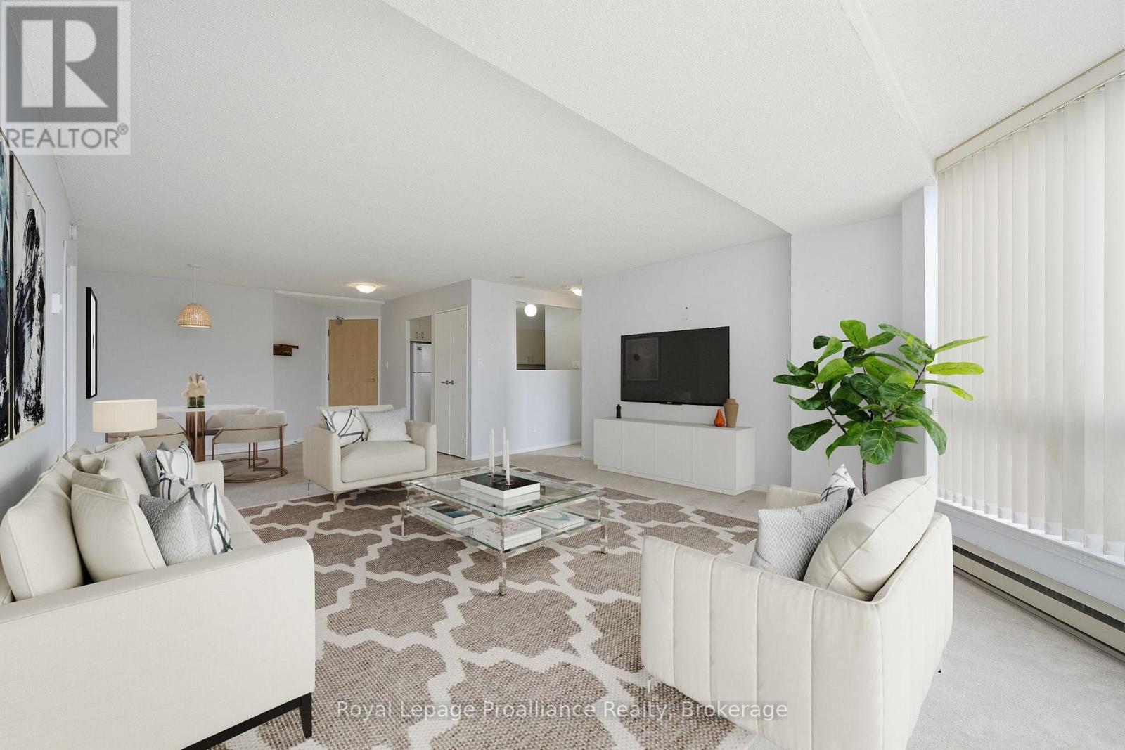 #302 344 FRONT STREET - 18