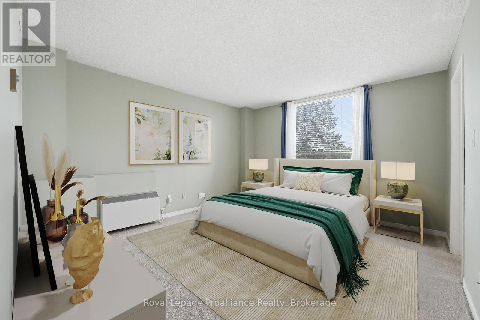 #302 344 FRONT STREET - 21