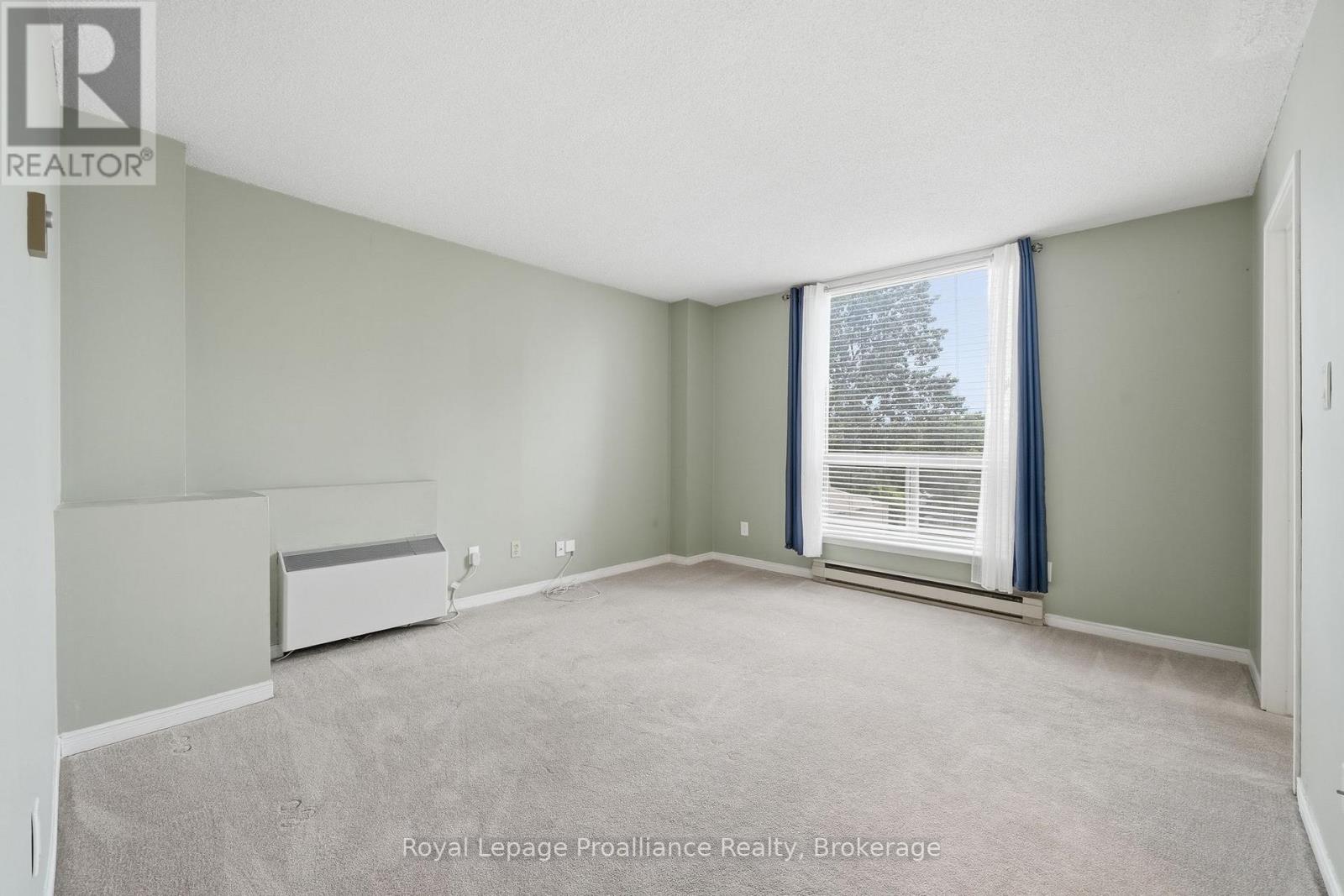 #302 344 FRONT STREET - 22
