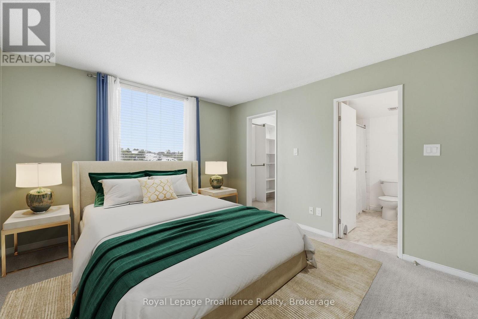 #302 344 FRONT STREET - 23