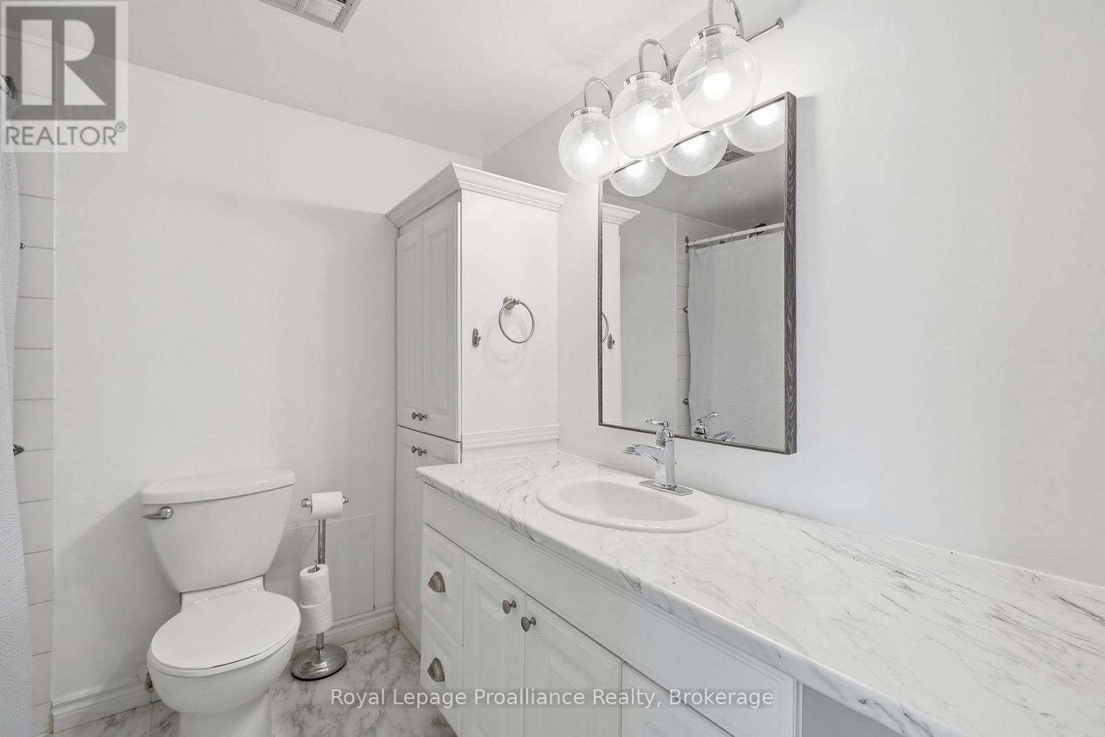 #302 344 FRONT STREET - 25