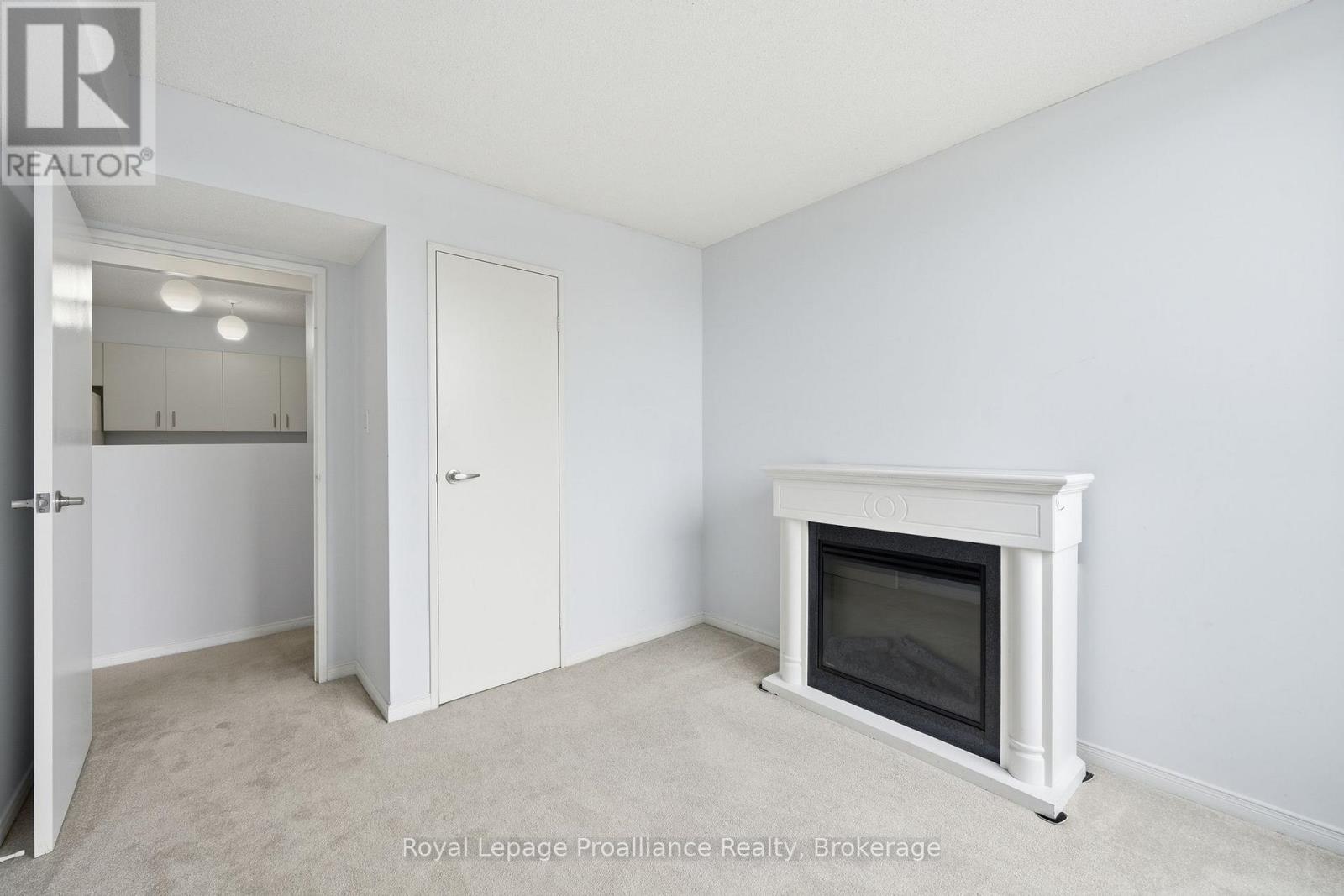 #302 344 FRONT STREET - 29