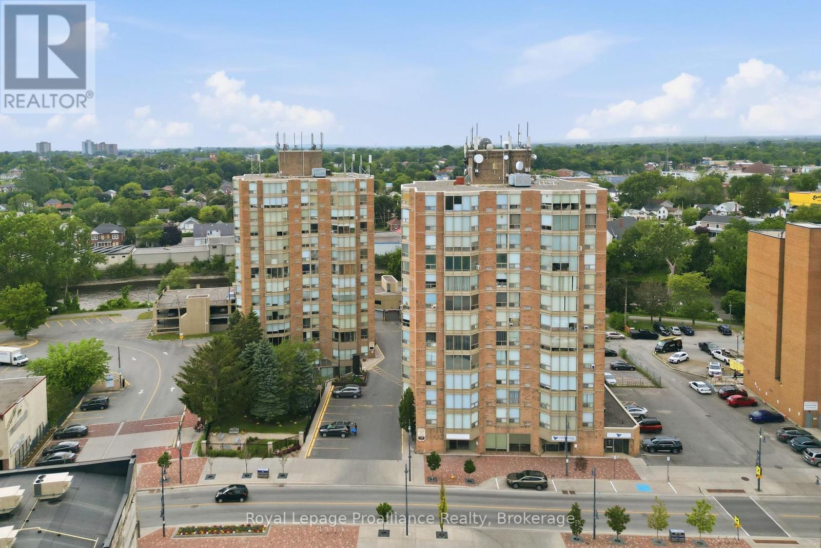 #302 344 FRONT STREET - 39