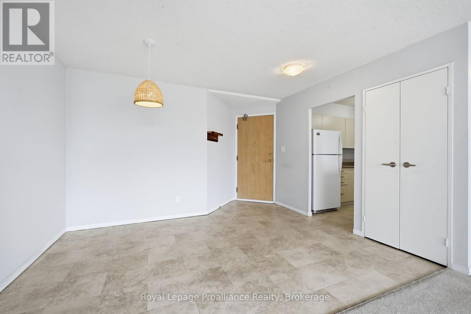 #302 344 FRONT STREET - 7