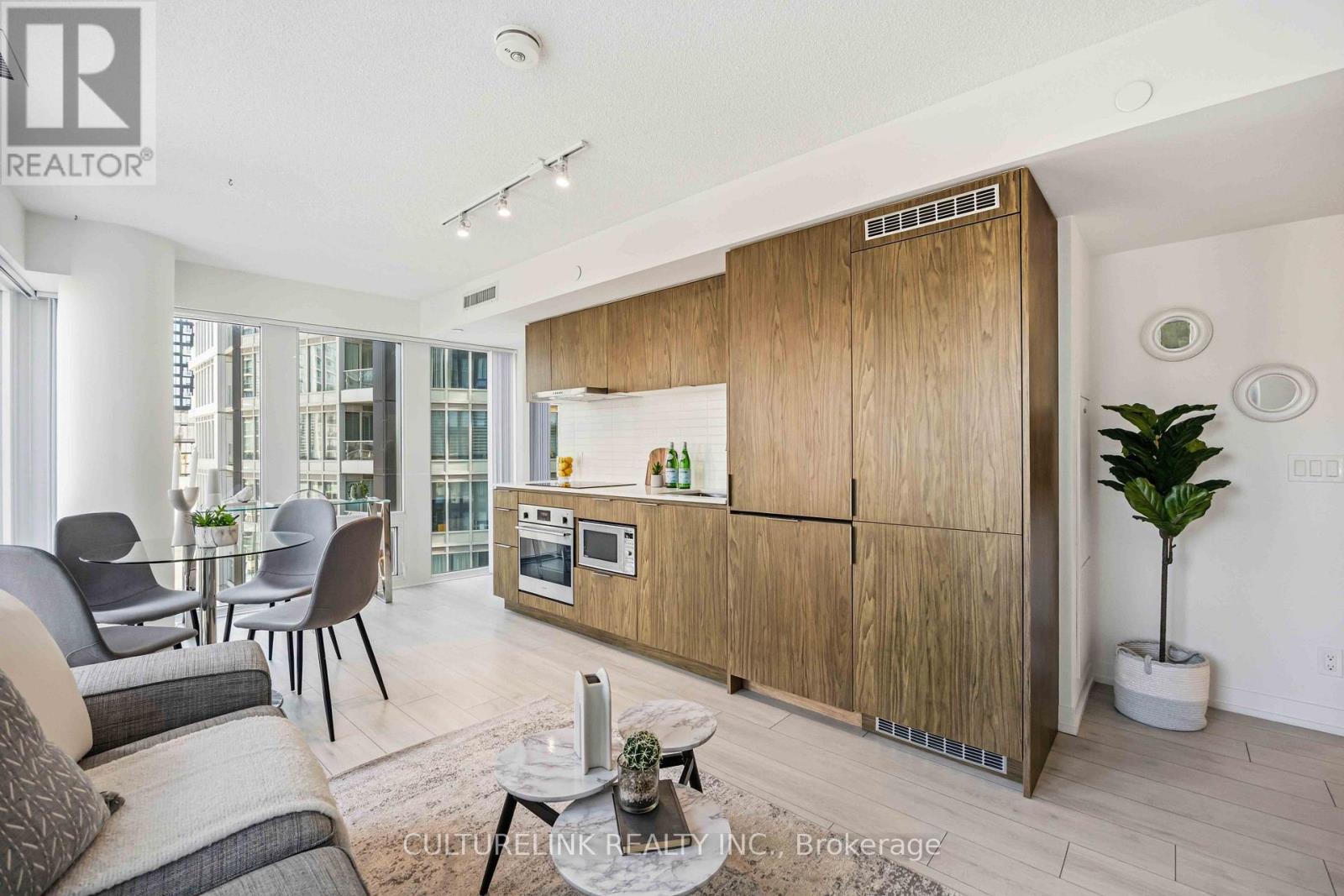 #1611 60 SHUTER STREET - Image 7