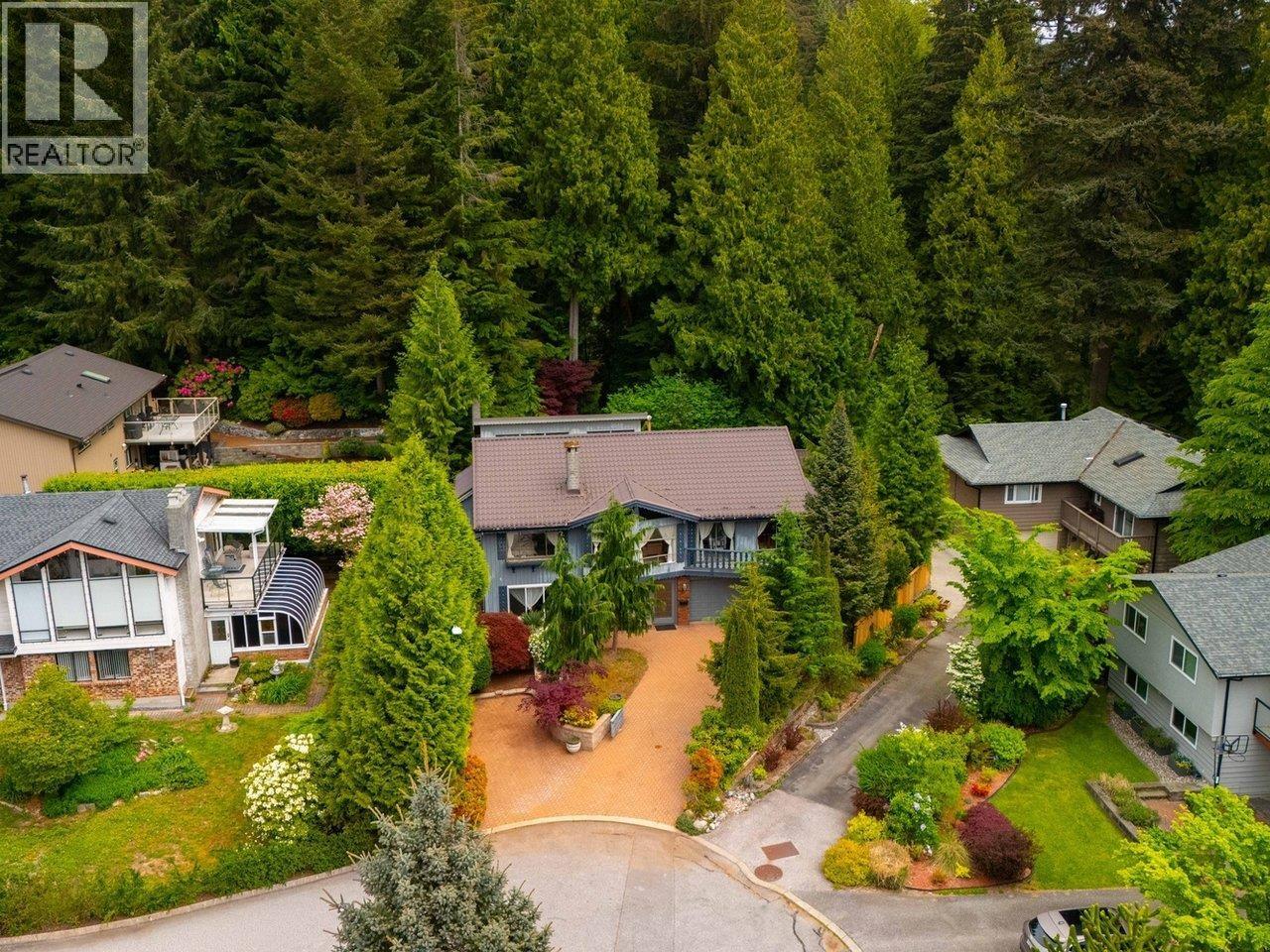 4786 ARMOUR COURT, North Vancouver