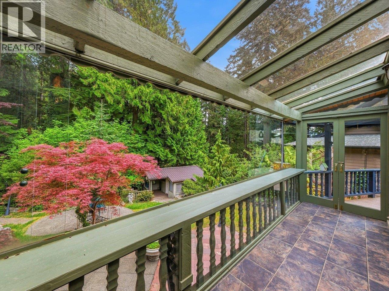 4786 ARMOUR COURT, North Vancouver
