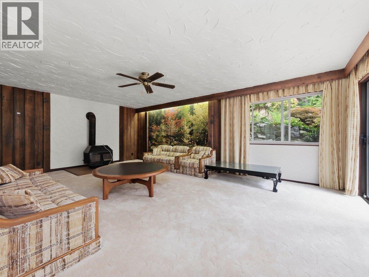 4786 ARMOUR COURT, North Vancouver