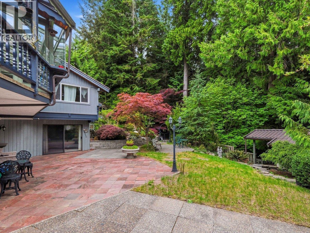 4786 ARMOUR COURT, North Vancouver