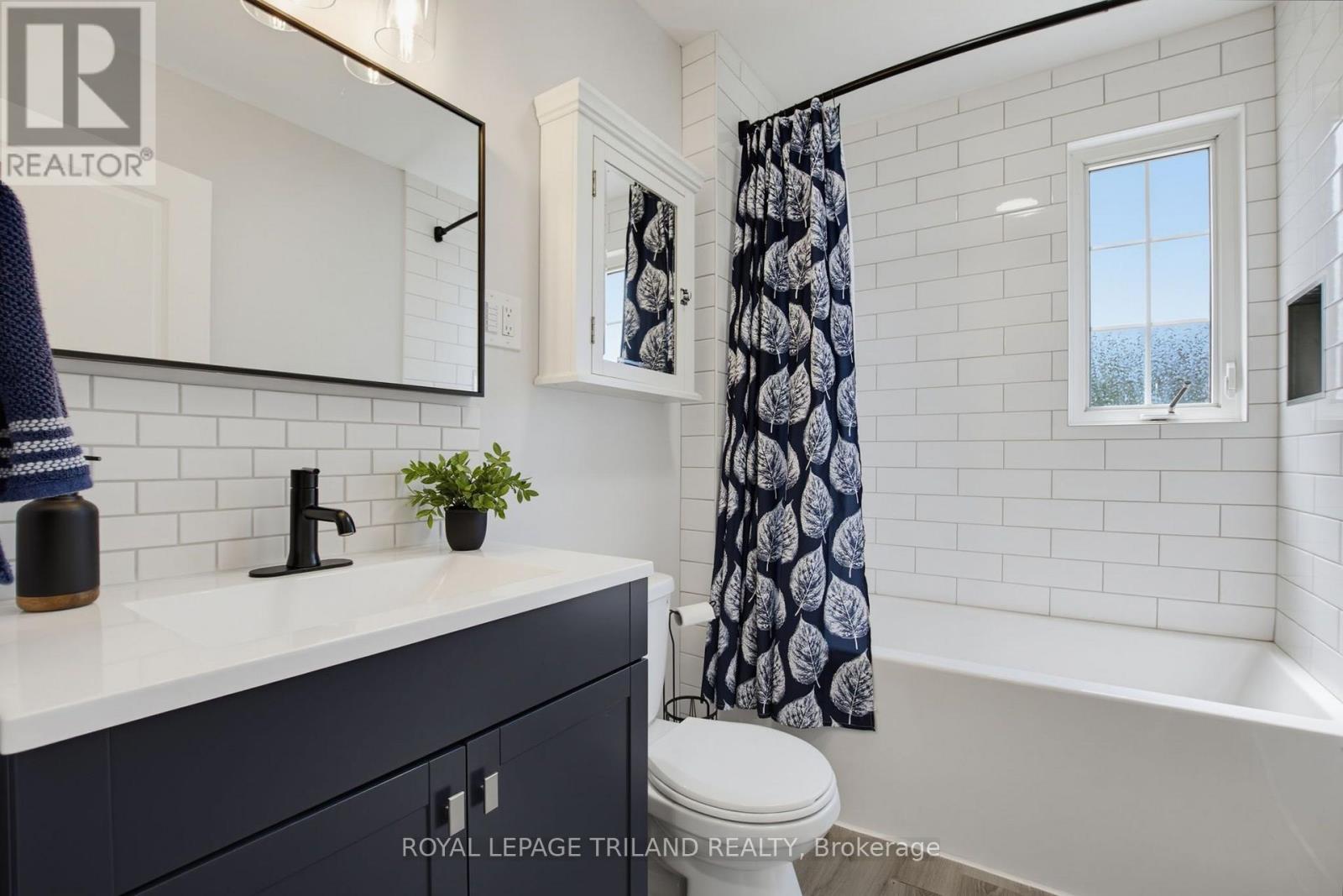 903 TRAFALGAR STREET N - Image 18