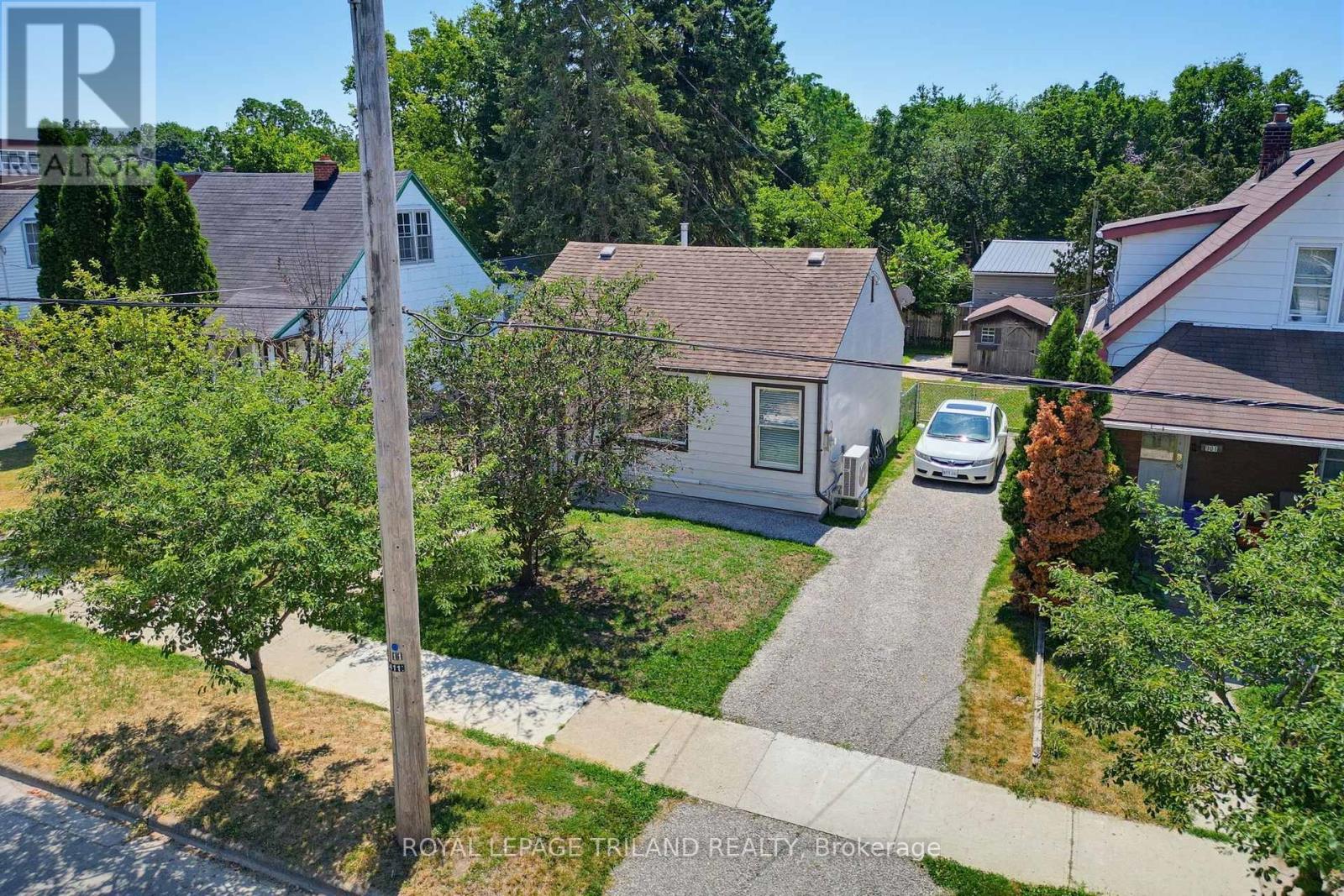 903 TRAFALGAR STREET N - Image 28