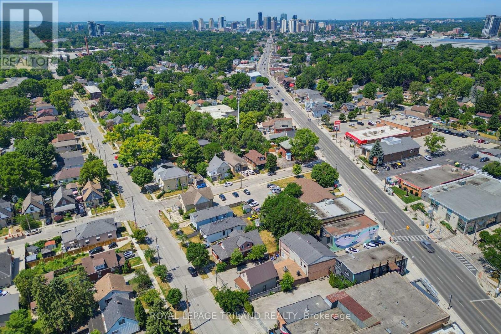 903 TRAFALGAR STREET N - Image 34