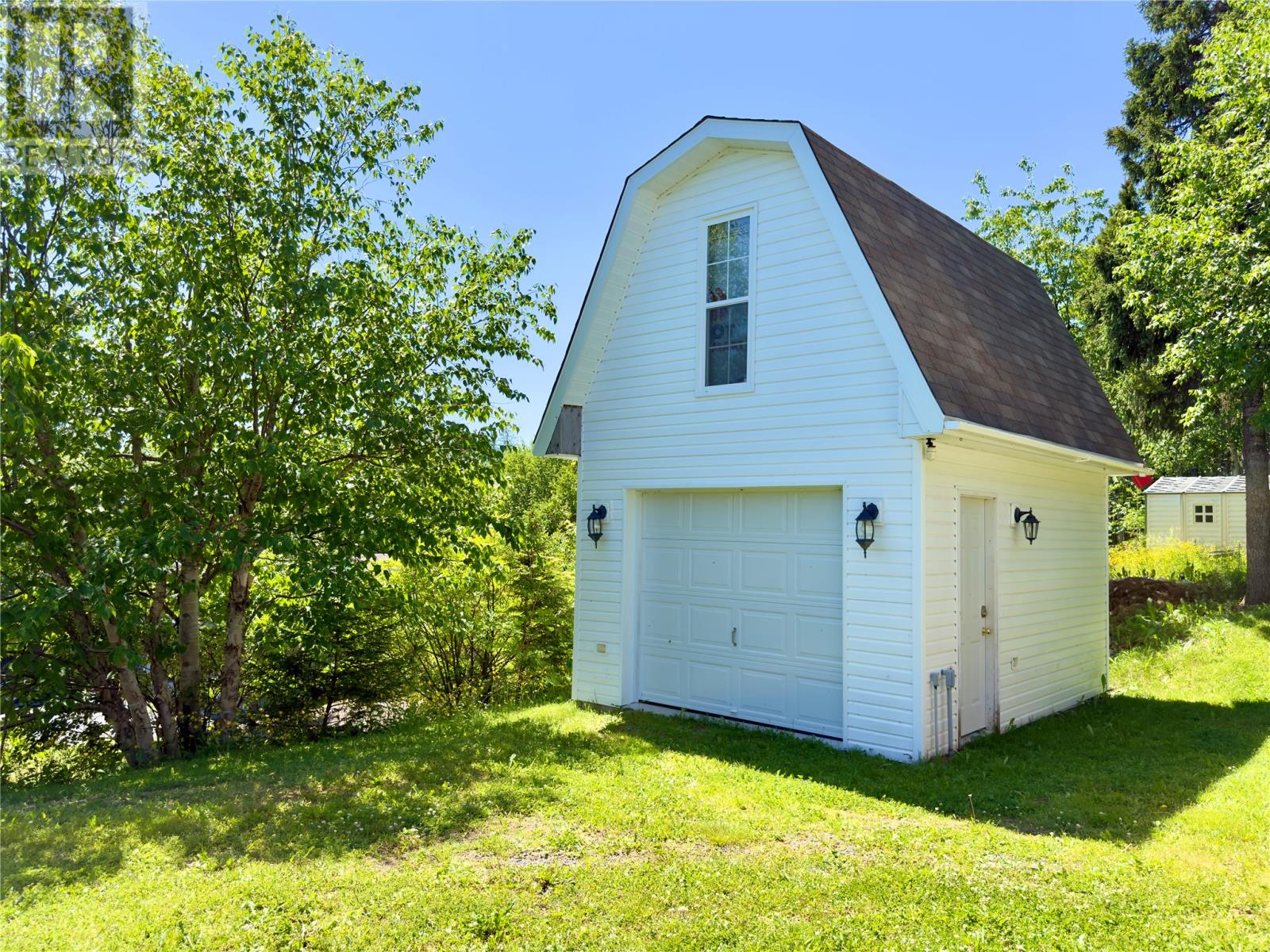29 ADAMS Place - 34
