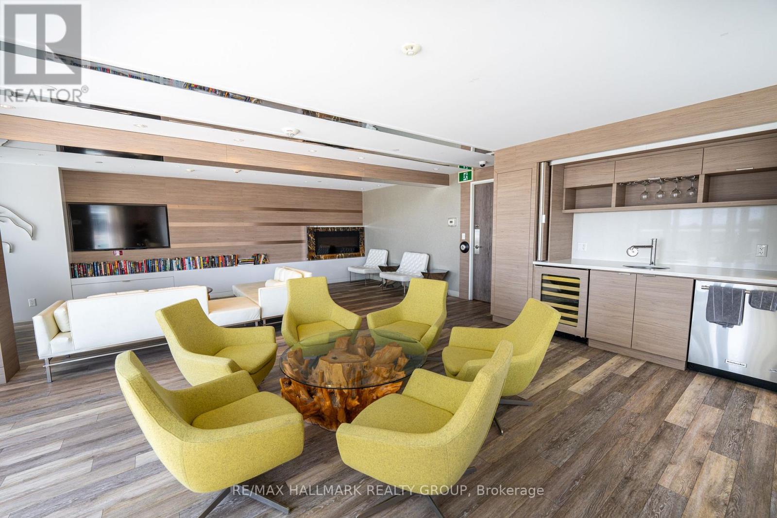 #1401 485 RICHMOND ROAD - 18