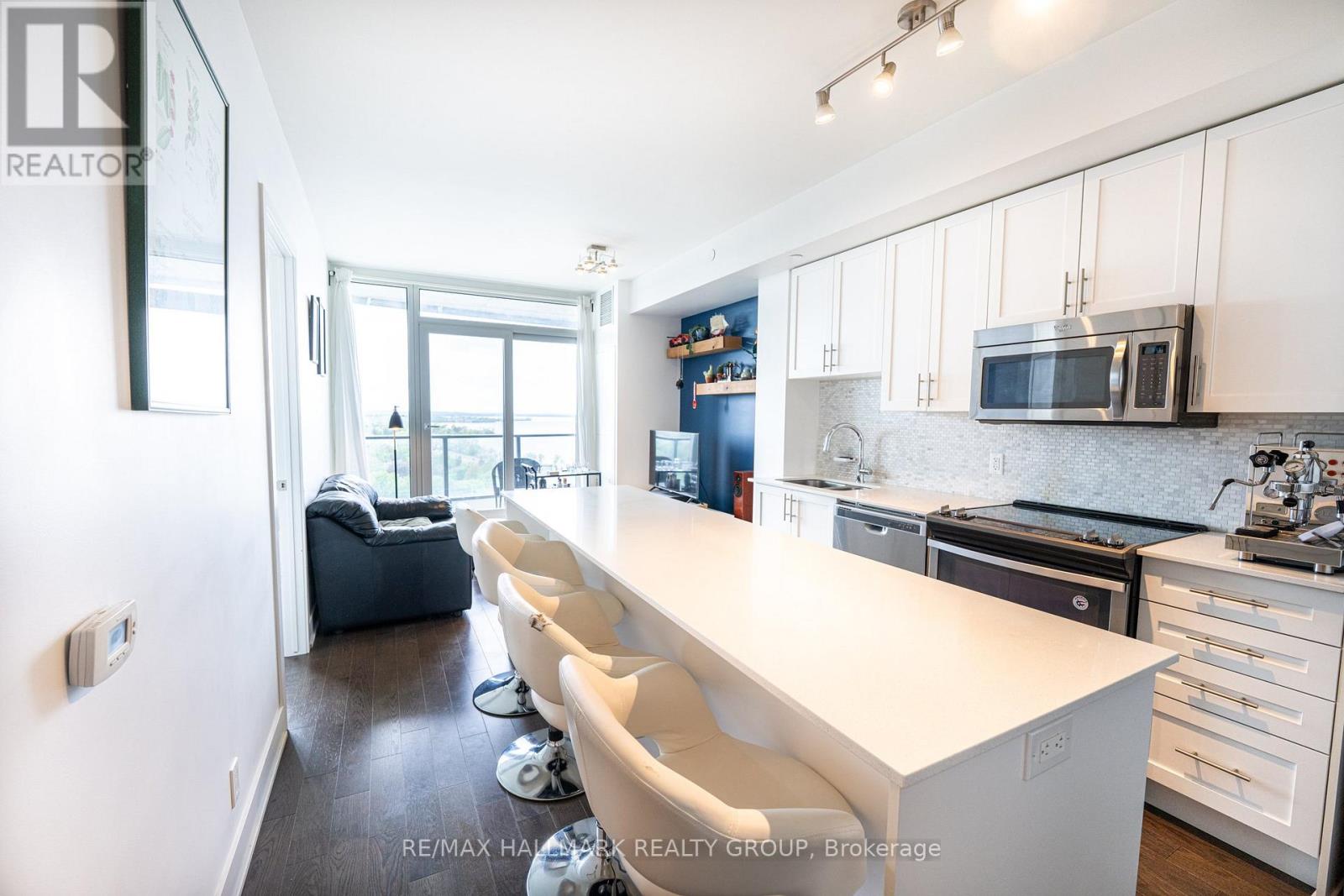 #1401 485 RICHMOND ROAD - 6