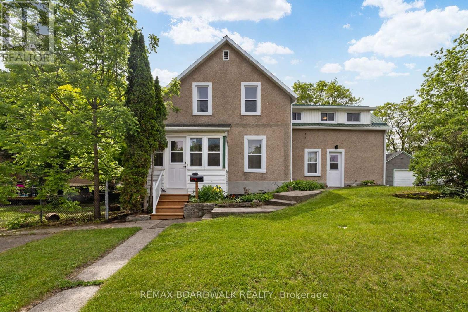 8 GRANT STREET - 1