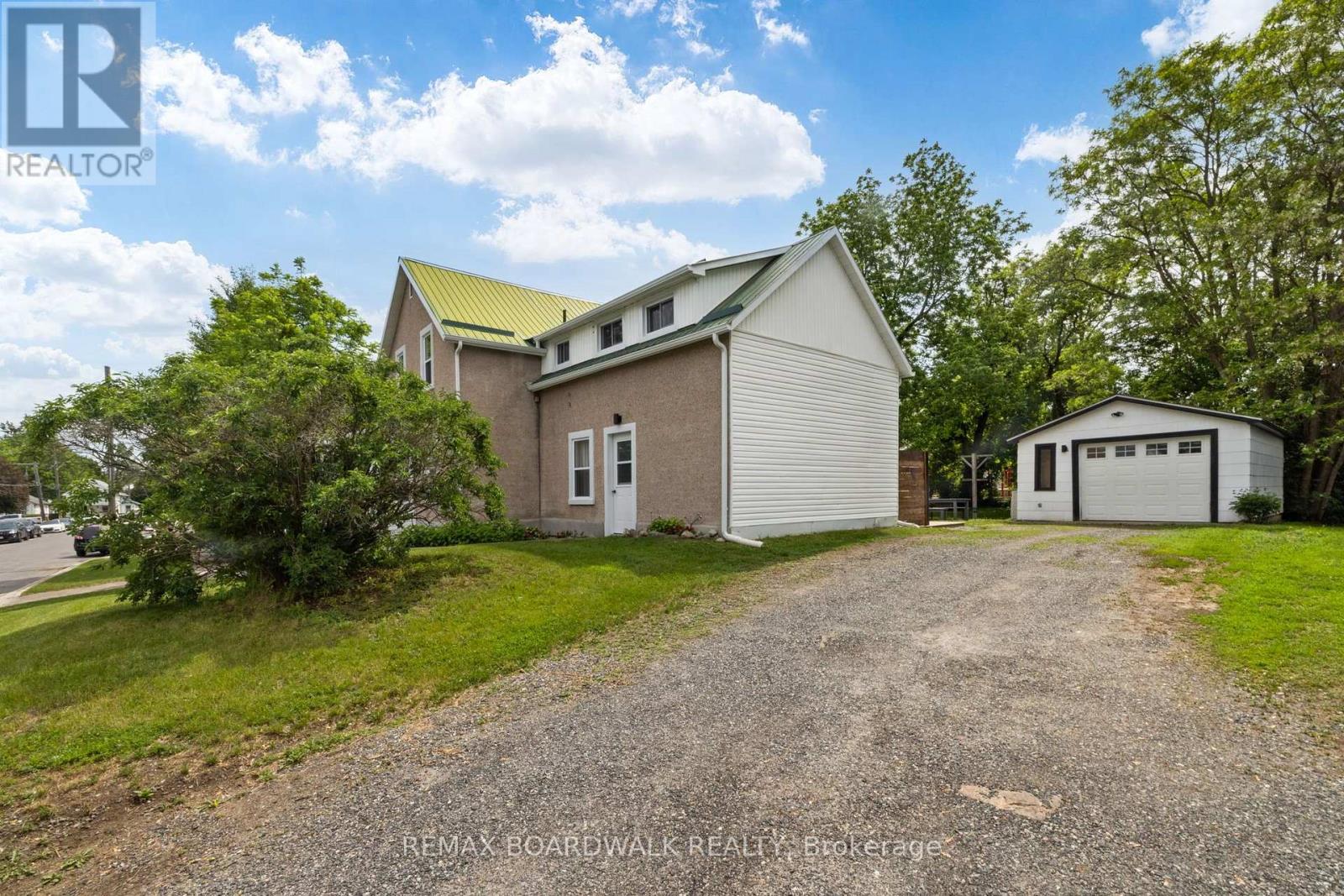 8 GRANT STREET - 2