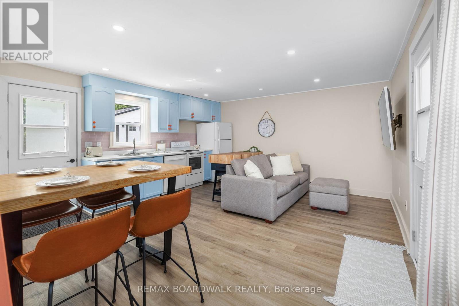 8 GRANT STREET - 20