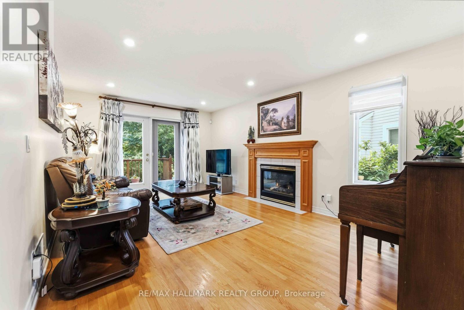28 SONATA PLACE - 4