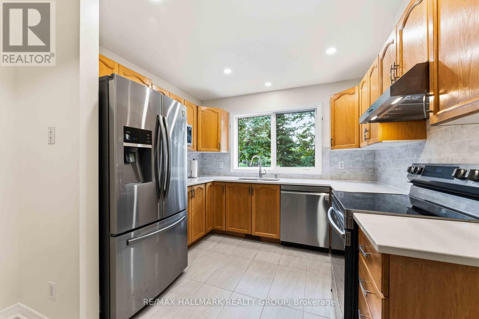 28 SONATA PLACE - 8