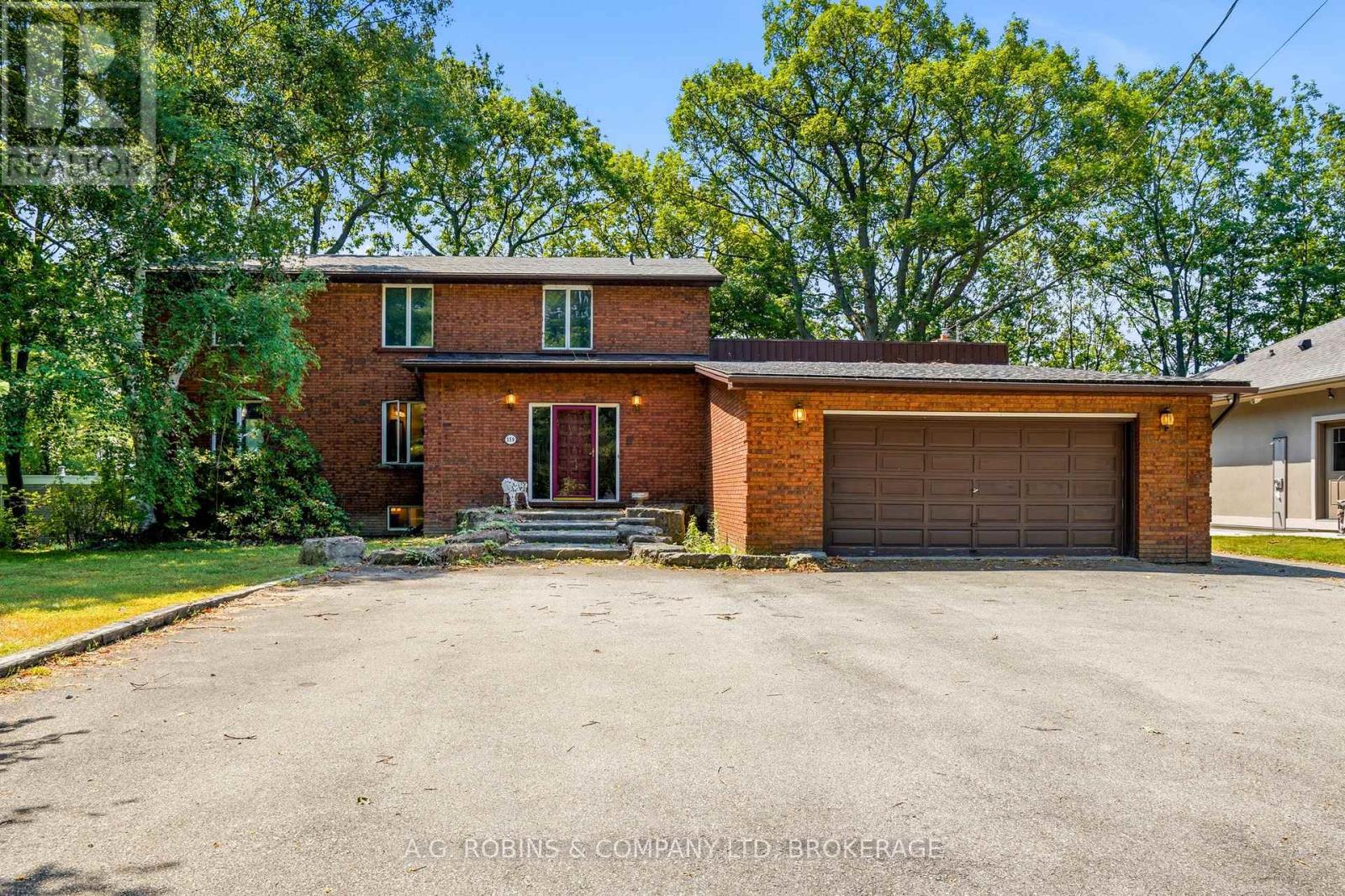 559 LAKESHORE ROAD E - 1