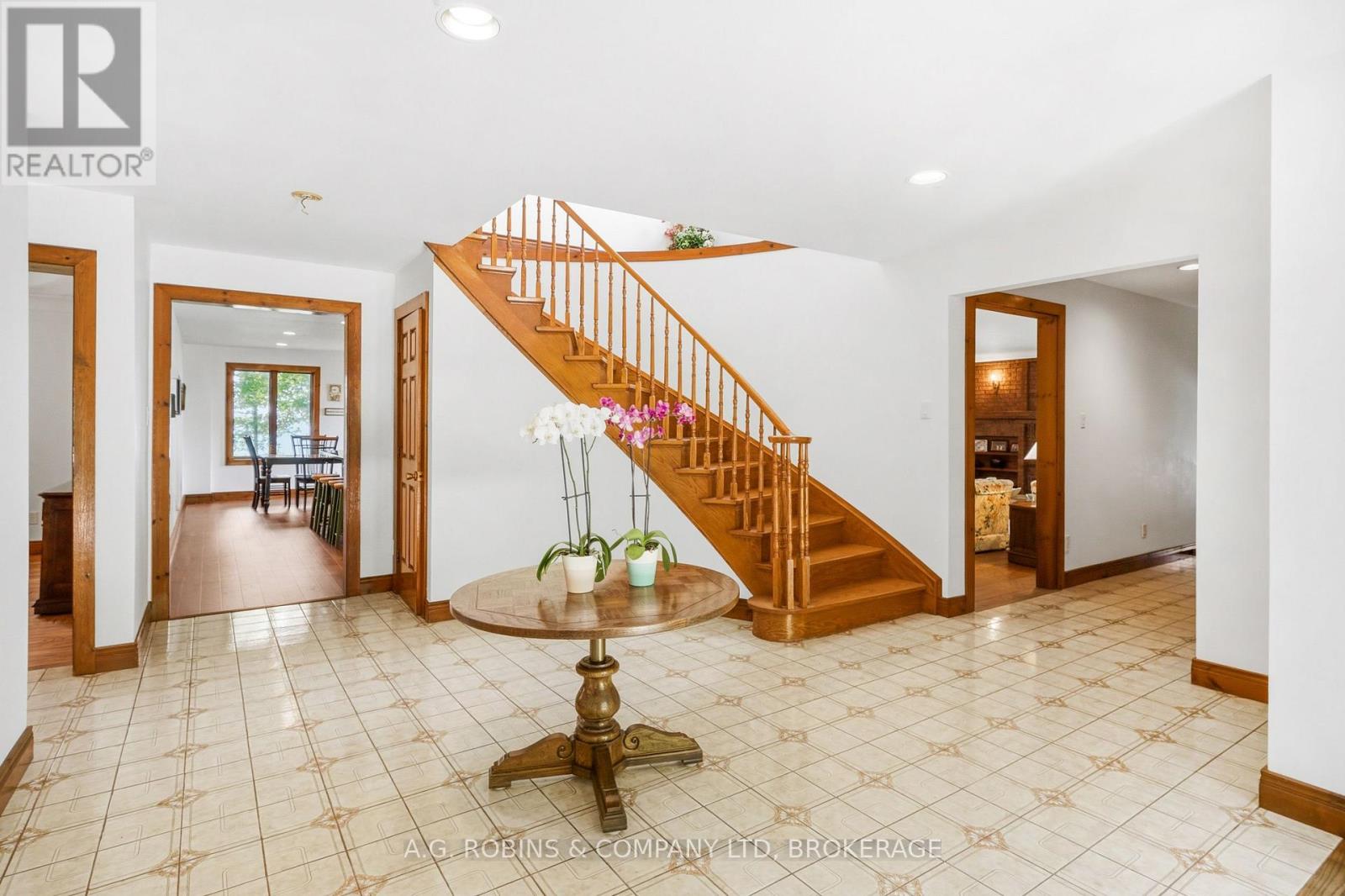 559 LAKESHORE ROAD E - 14
