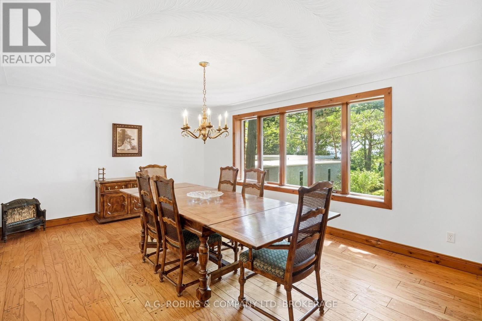 559 LAKESHORE ROAD E - 20