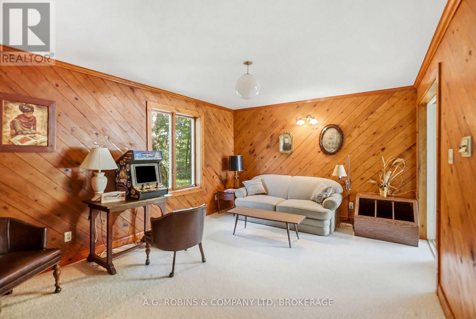 559 LAKESHORE ROAD E - 23