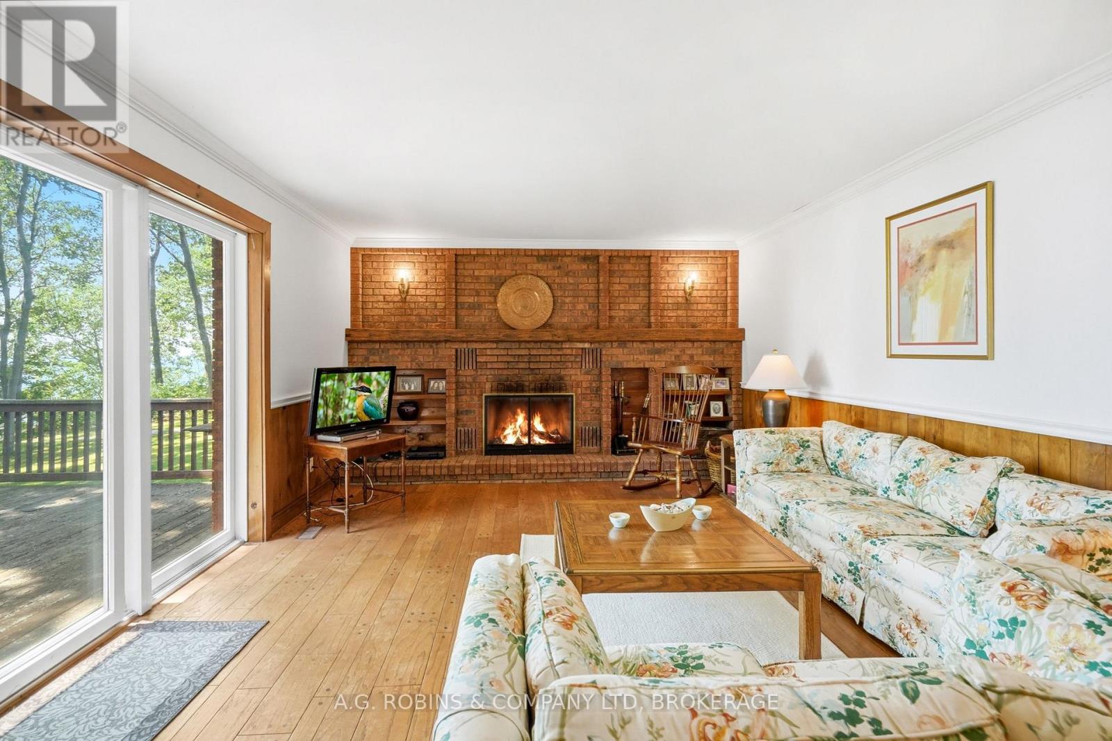 559 LAKESHORE ROAD E - 30