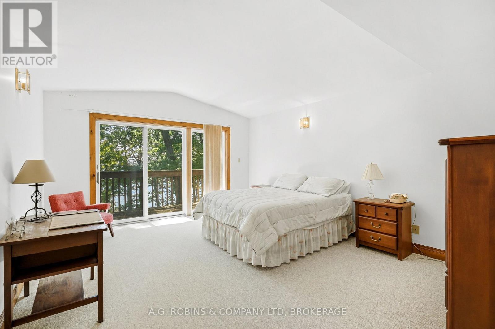 559 LAKESHORE ROAD E - 32