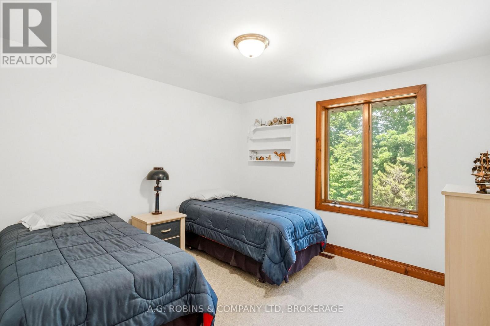 559 LAKESHORE ROAD E - 36