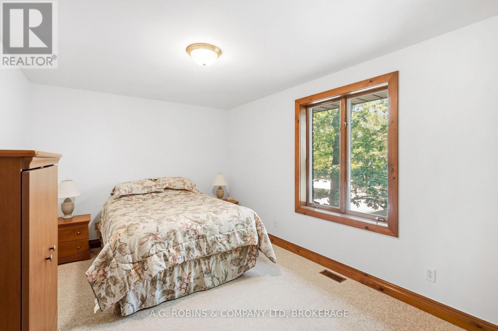559 LAKESHORE ROAD E - 37