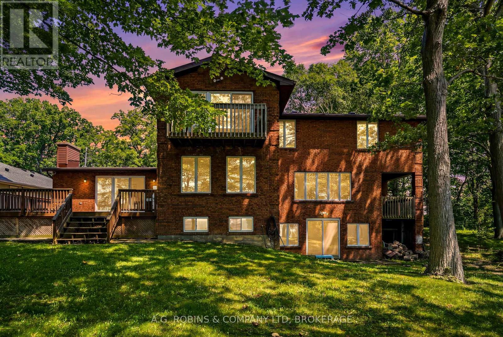 559 LAKESHORE ROAD E - 48
