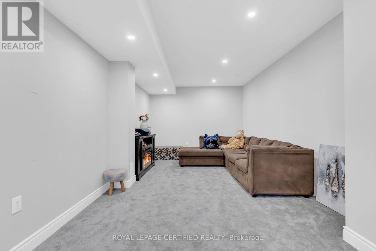 126 WALKER BOULEVARD - 40