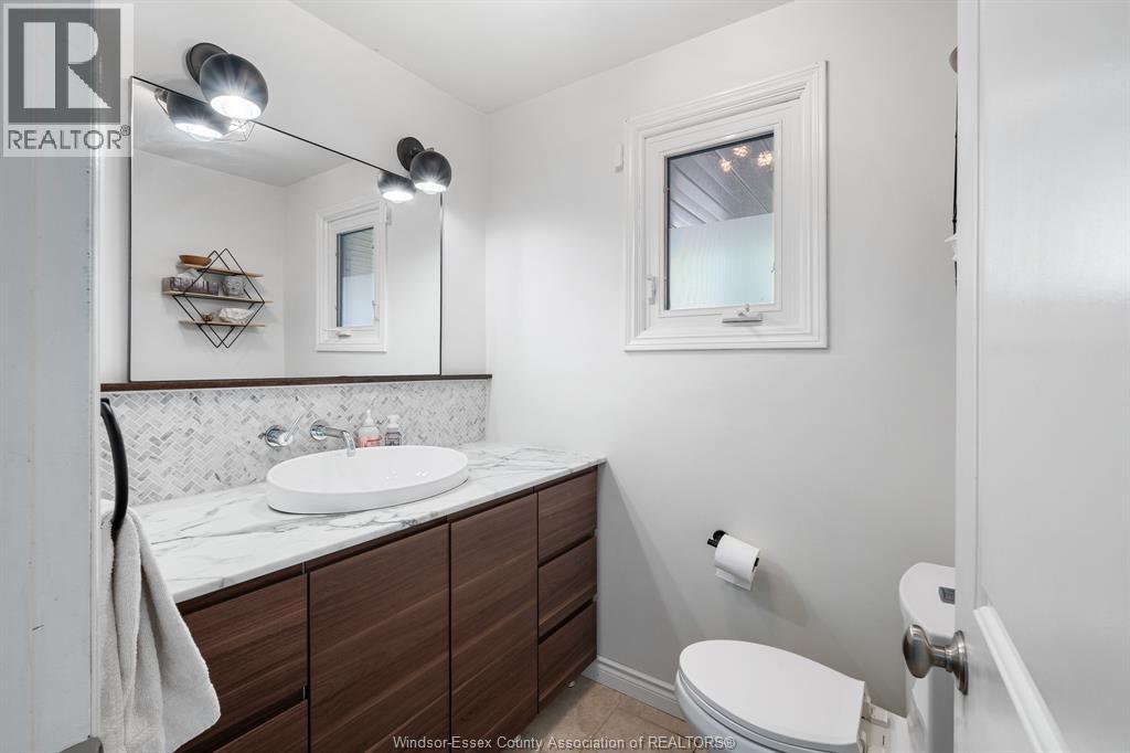 147 HYDE PARK ROAD - 32