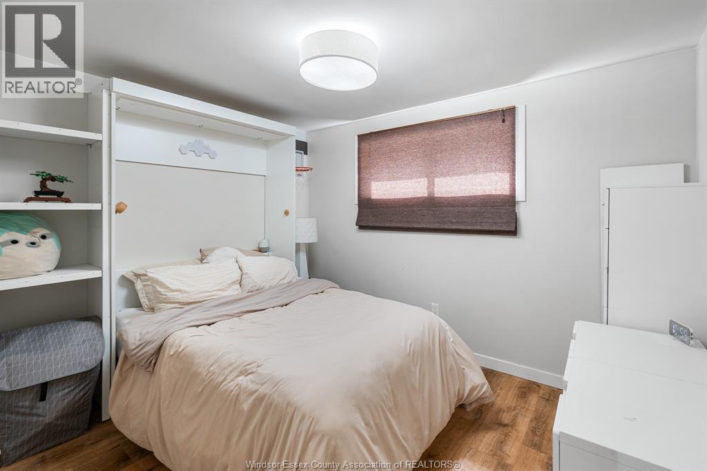 147 HYDE PARK ROAD - 33