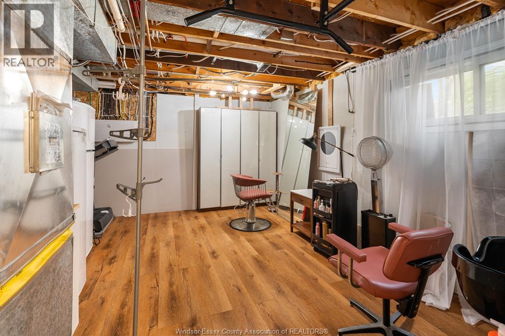 147 HYDE PARK ROAD - 37