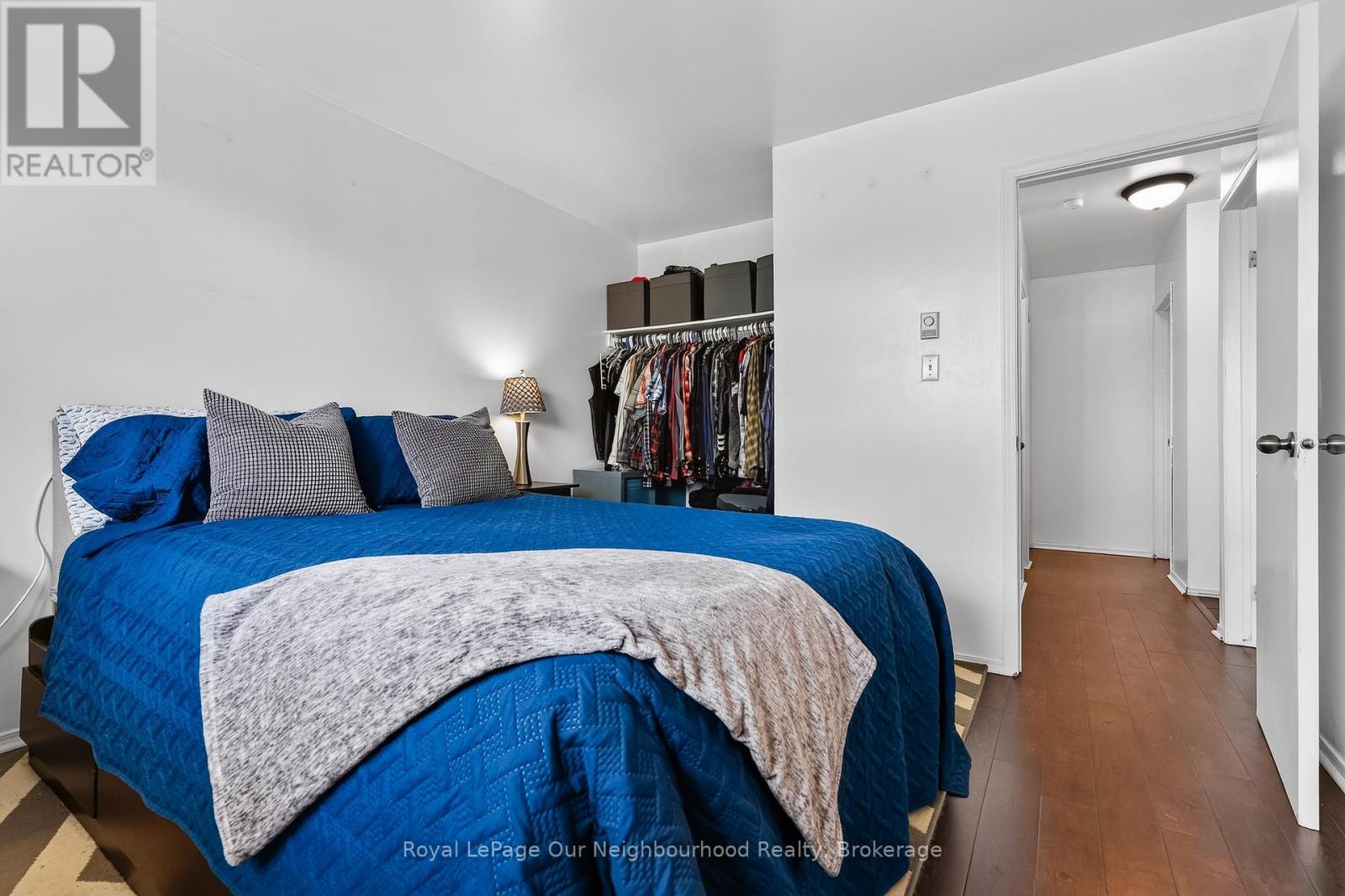 #C1 47 WELLINGTON STREET - 16