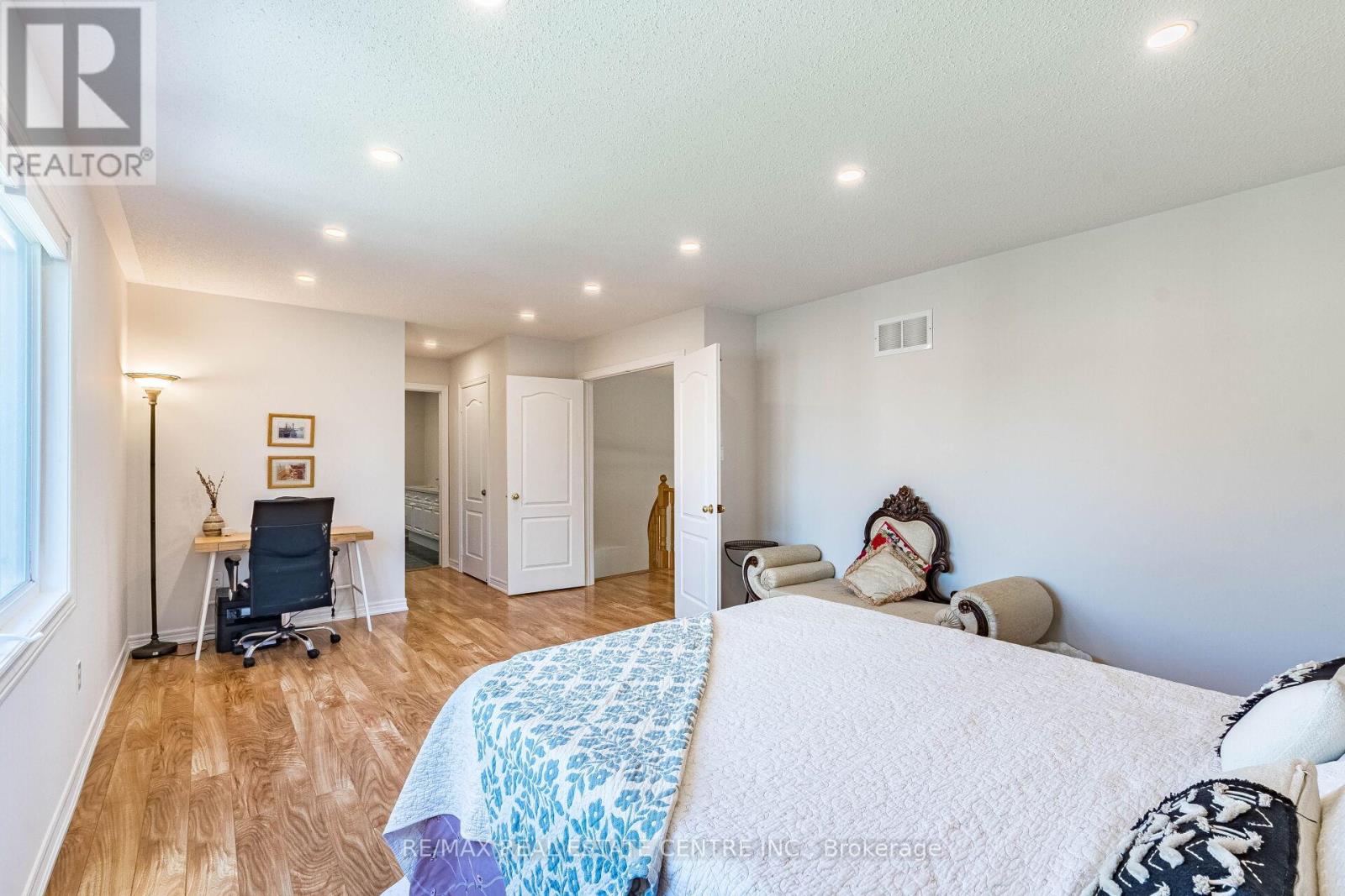 5343 RUSSELL VIEW ROAD - 17