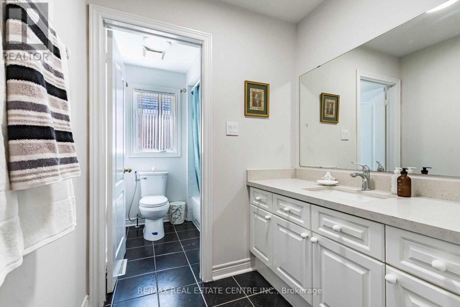 5343 RUSSELL VIEW ROAD - 24