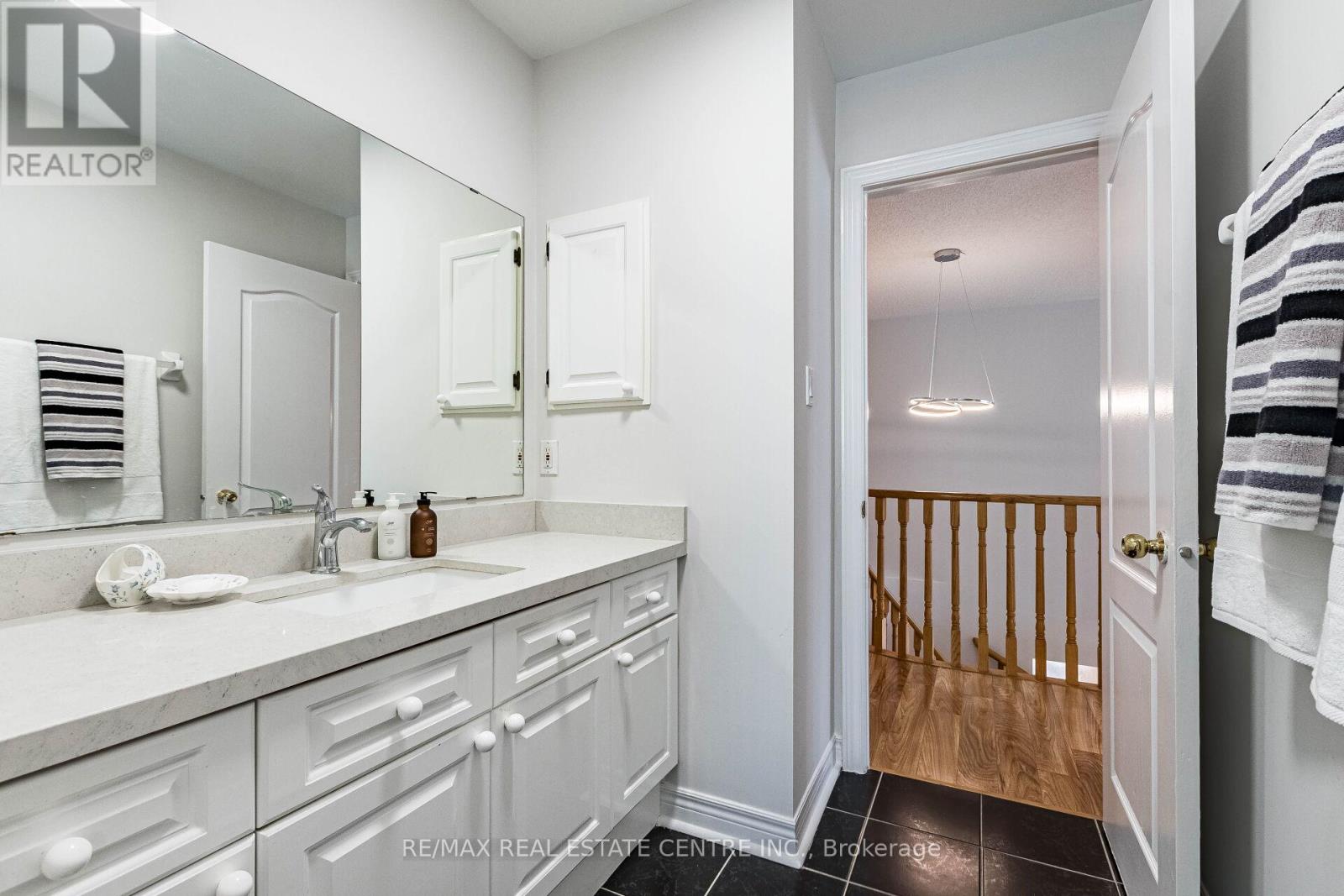 5343 RUSSELL VIEW ROAD - 25