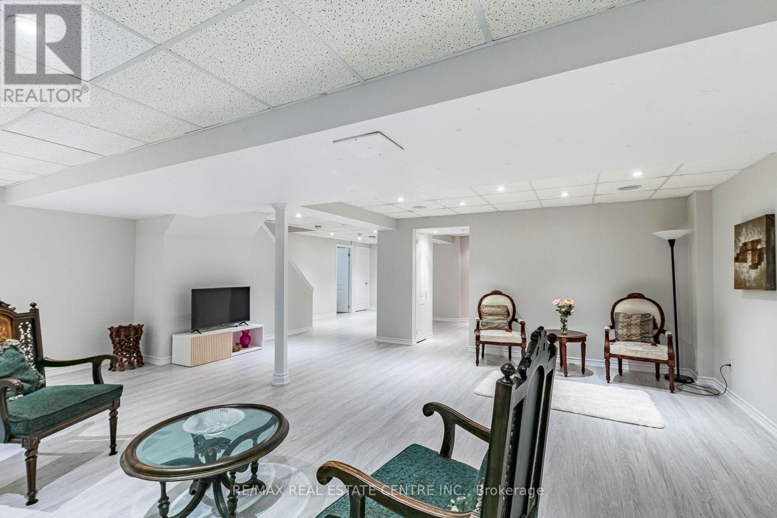5343 RUSSELL VIEW ROAD - 27
