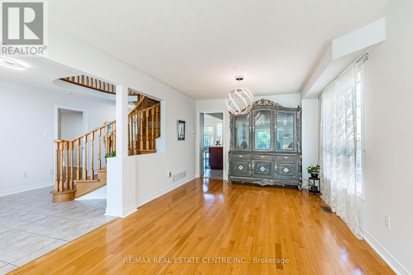 5343 RUSSELL VIEW ROAD - 5