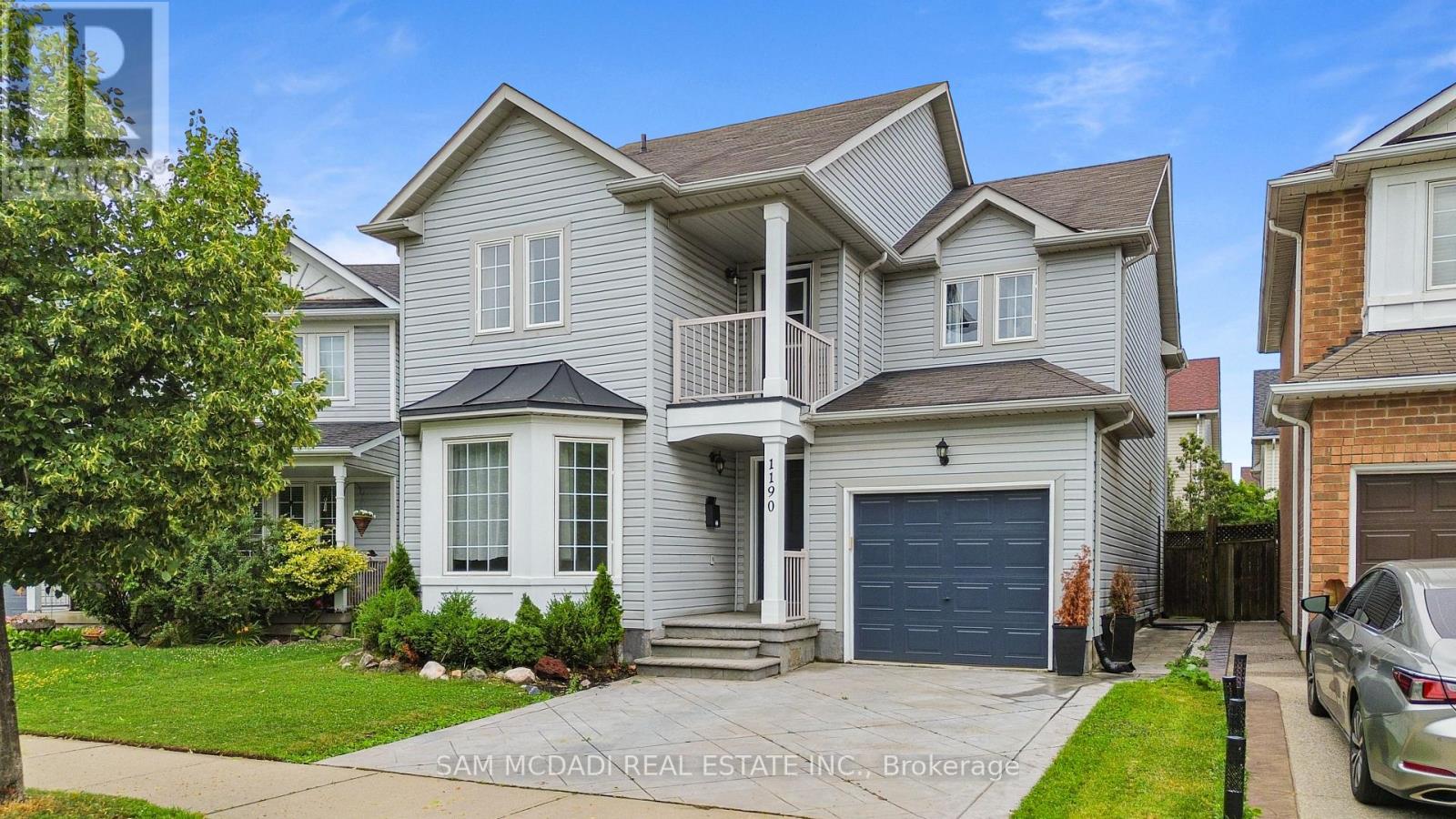 1190 FOX CRESCENT - 1