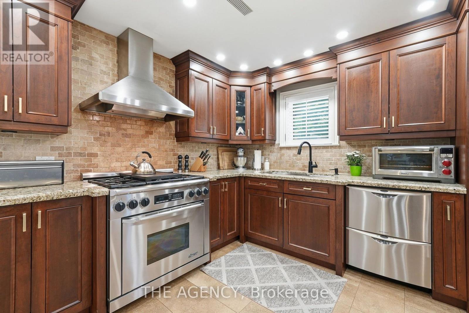 42 BERL AVENUE - 13