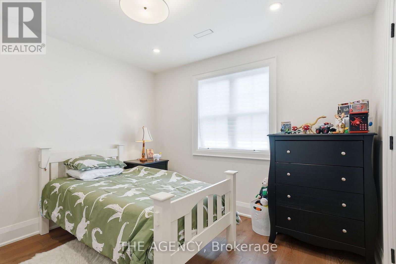 42 BERL AVENUE - 23