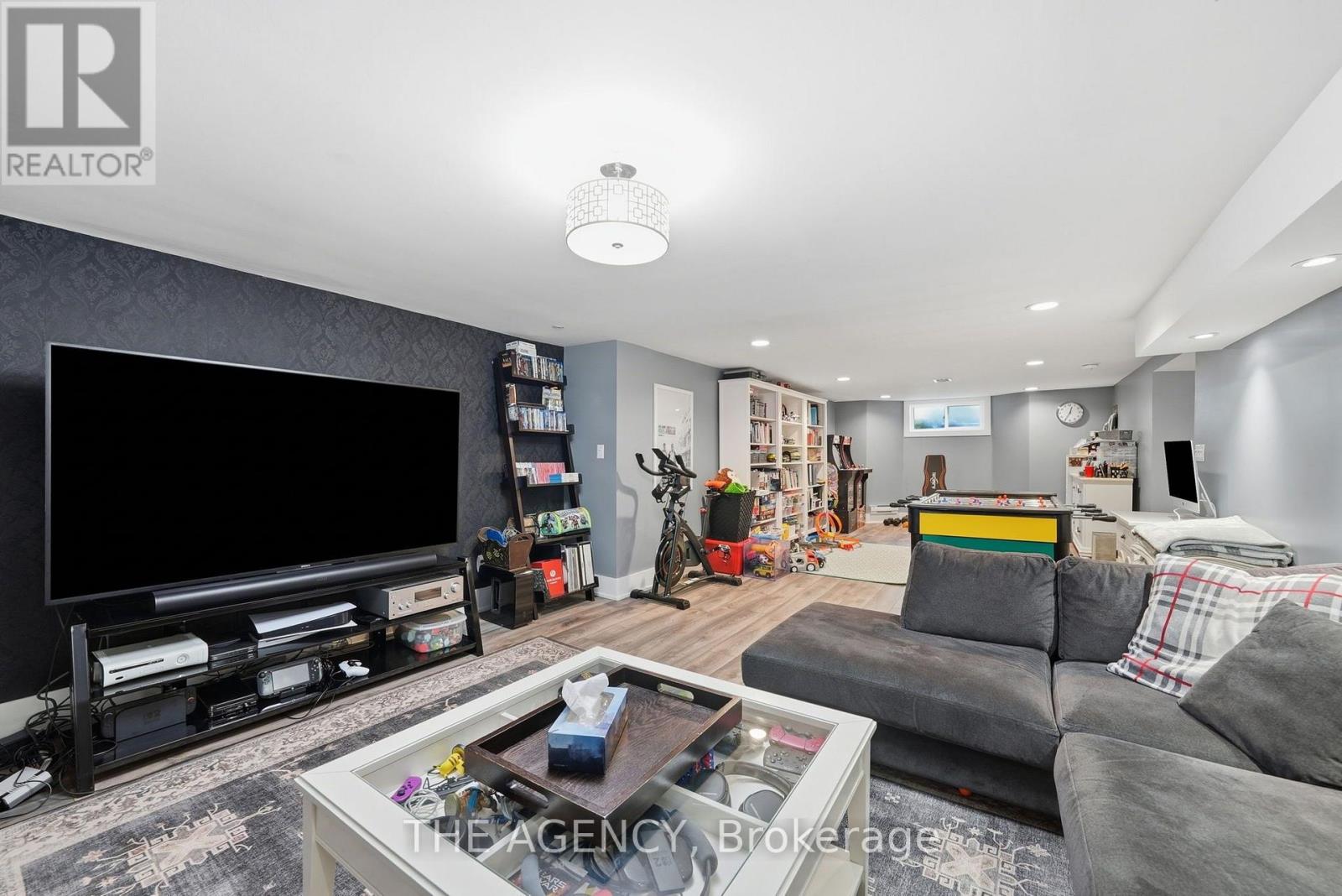 42 BERL AVENUE - 29