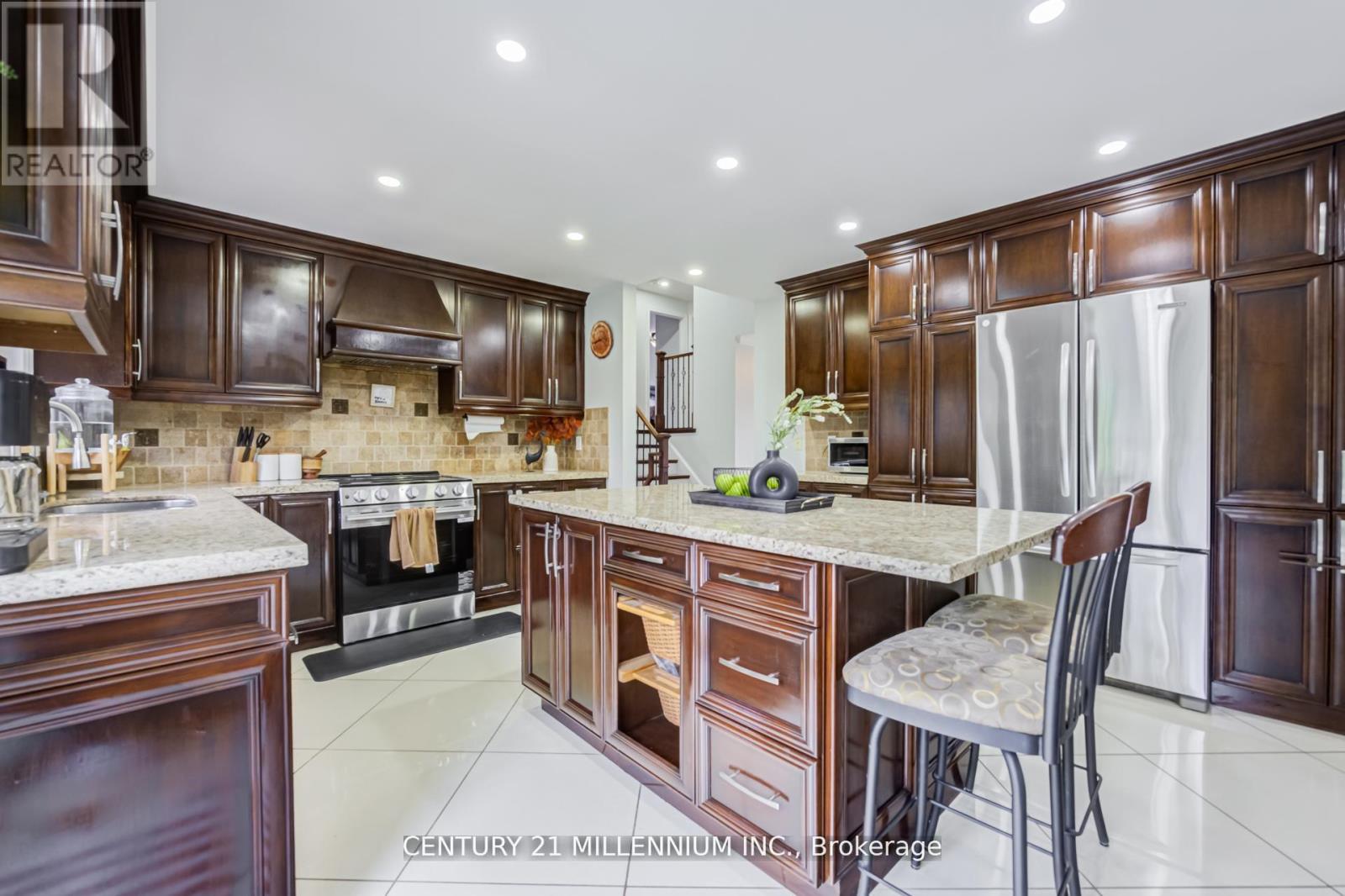 18 RIDGEHILL DRIVE - 11