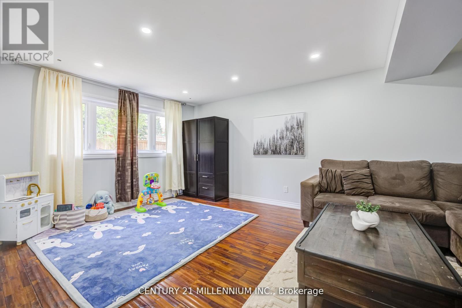 18 RIDGEHILL DRIVE - 16